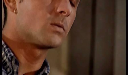 Laki-laki dewasa menanam penisnya indo mesum xxx yang besar di pantat anal brunette