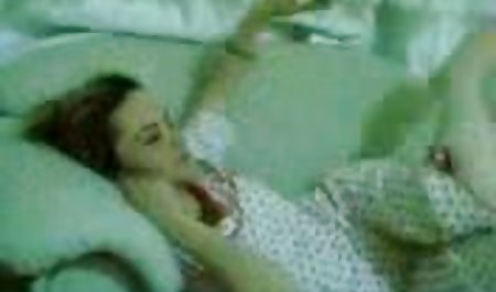 Wanita Rusia xhamster xxx indo dewasa memberikan blowjob untuk keparatnya