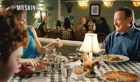 Seks yang halus dengan brunette seksi yang indo xxx hd sangat tipis dan seorang pria muda