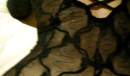 Anak ayam itu berjemur di dekat kolam dan menunggu suaminya bokep tukar pasangan indo dari kantor