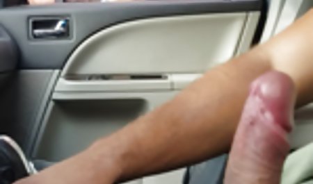 Brunette ramping bokep indo paksa muda meminta seorang pria untuk menidurinya di titik yang ketat