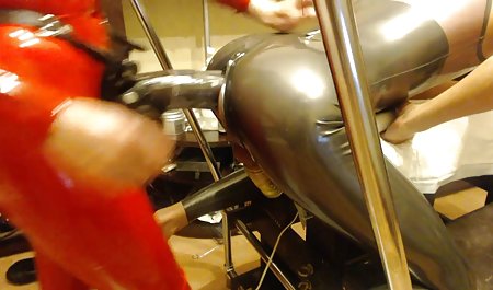 Brunette terangsang dengan tato di tubuhnya dan susu bokep indo xxx 3gp gantung mendapat kacau oleh seorang pria