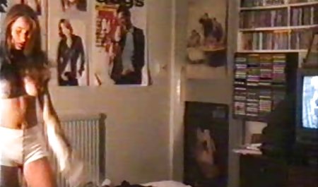 Kecantikan bertato Dolly Darko indo sex smk akan bercinta dengan anal kecil yang ketat