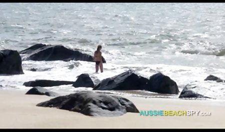 Si pirang menggoda vaginanya dengan dildo video sex indo xxx tebal, setelah itu ia menerkam ayam gemuk dan dengan penuh gairah menghisapnya