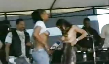 Berat gadis itu lebih dari dua ratus sex artis dangdut indonesia kilo