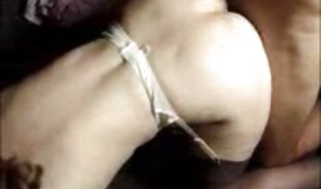 Sayang terangsang menemukan dildo hitam besar dan video sex indonesia amatir kacau ayah tirinya