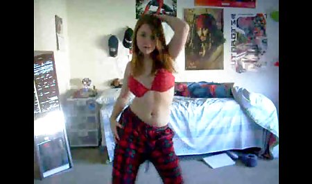 Gadis Horney tante sek indo berwarna pink dan mulutnya yang cantik