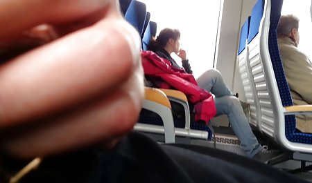 Hussies Laela Pryce dan Sofi bokep indo toket Goldfinger bertiga dengan seorang pria