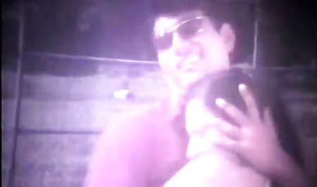 Vodka kecil dan sekarang gadis itu terlibat dalam porno. Tangannya xxxx sex indo meraba-raba mencari gundukan besar di celananya, dan membebaskan anggota, dia menangkap bibirnya, mengisap batang ke pangkal