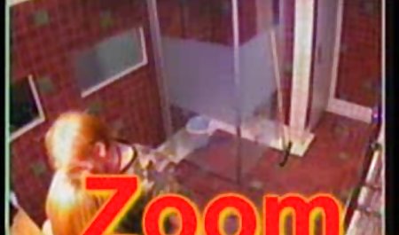 Seorang pirang di seragam sekolah meniduri seorang pria kulit hitam yang sehat dengan ayam besar, penisnya hampir tidak memasuki bokep teks indo vagina ketat dan mereka berdua menikmati seks ini banyak