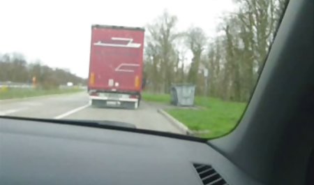 Dua laki-laki panas merobek pirang yang penuh gairah dengan penis porn indo xx putih besar mereka