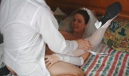 Brunette menyerahkan diri xxx janda indonesia pada seorang pria