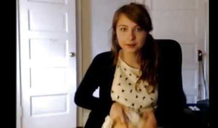 Setelah xhamster indonesia baru menangkap bibinya yang sedang tidur di sofa, lada muda mulai membelai dan menciumnya, setelah itu bibinya yang bersemangat menerkam ayam elastisnya dan keras pada anak mudanya.