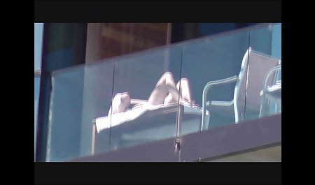 Si pirang meminta pria untuk bokep indonesia porn mengambil kamera saat dia mengisap penisnya